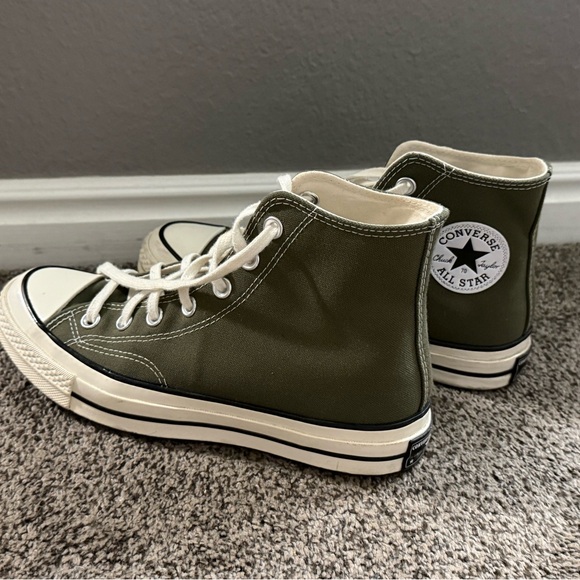 CHUCK 70 HI - UTILITY GREEN
CONVERSE. Men’s size 6, women’s size 8 - Picture 7 of 12